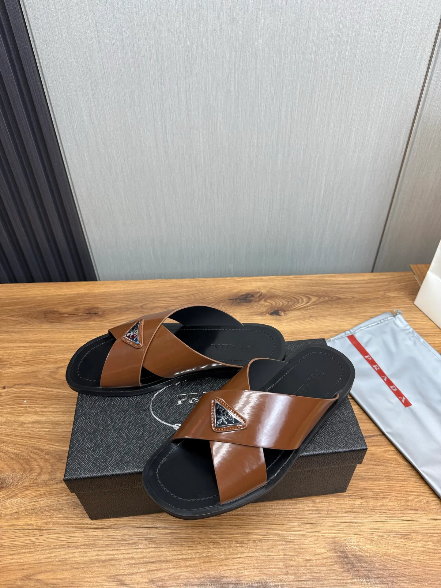 Factory price 340💰 ＰＲＡＤＡPrada - popular men's slippers hot sale 🔥 🩴Official website one to one production 38-45 sizes 45 46 🉑️Customized!